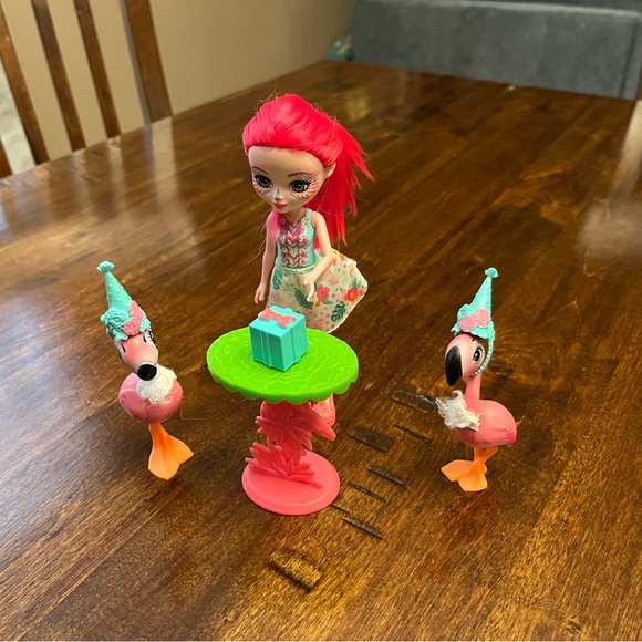 Enchantimals “Let’s Flamingo” play set - Picture 1 of 4